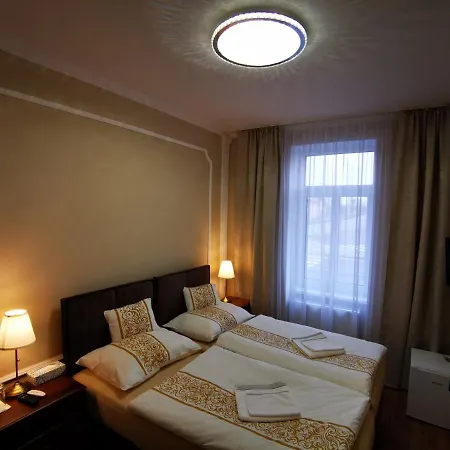 Ferienwohnung Corner House Lučenec Exterior foto