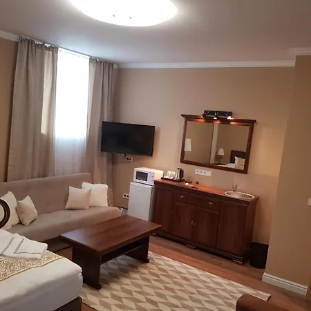 Ferienwohnung Corner House Lučenec Zimmer foto