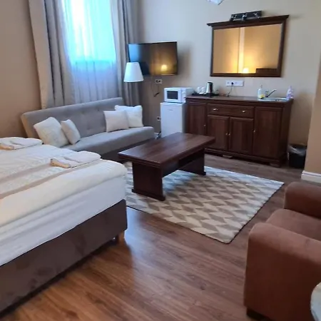 Ferienwohnung Corner House Lučenec Zimmer foto