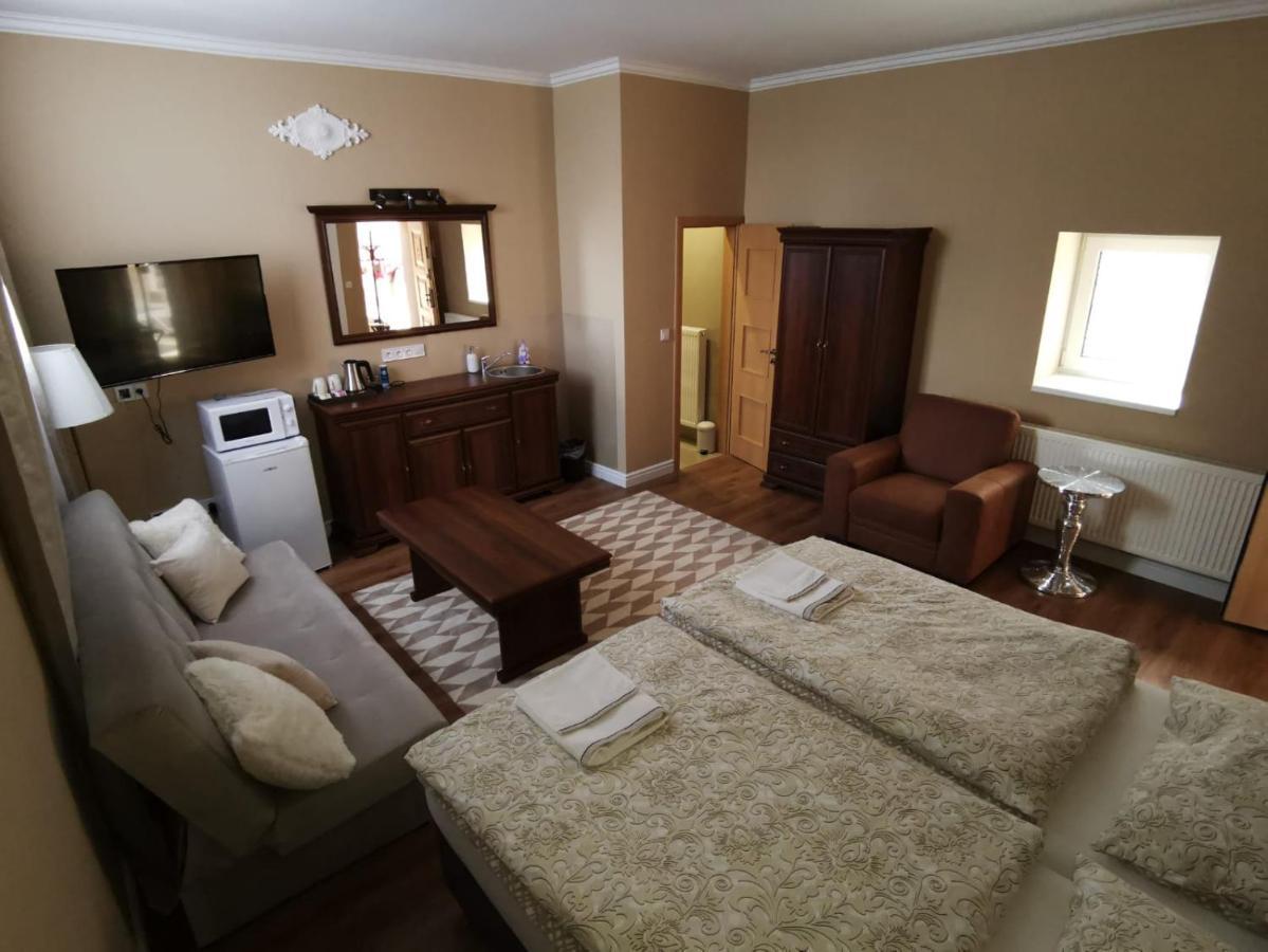 Corner House *