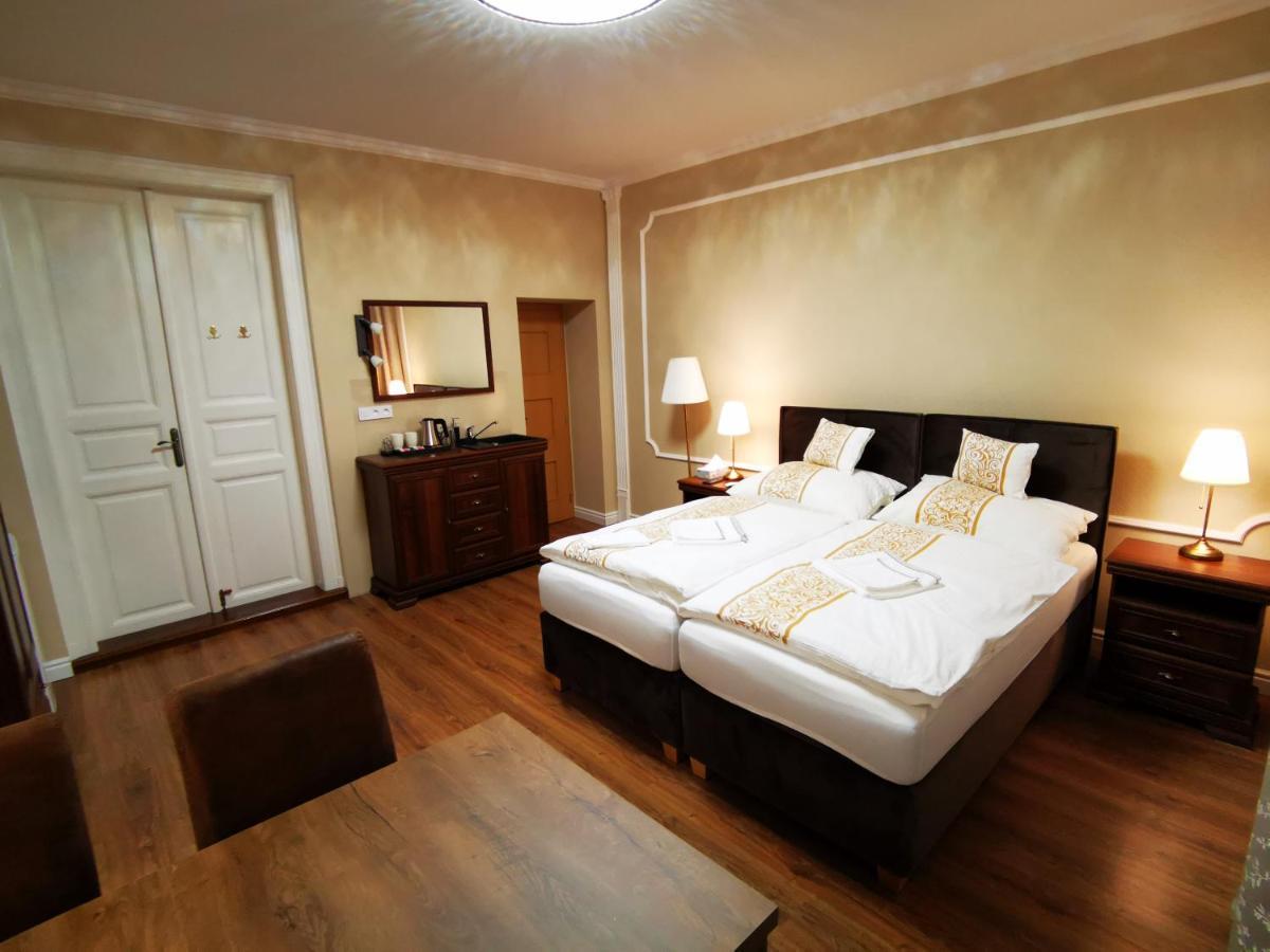 Corner House * Lucenec