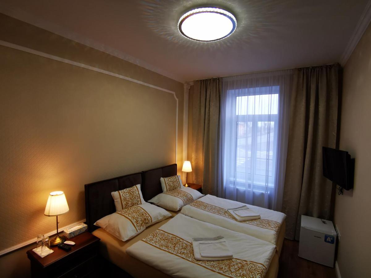 Corner House Apartment *